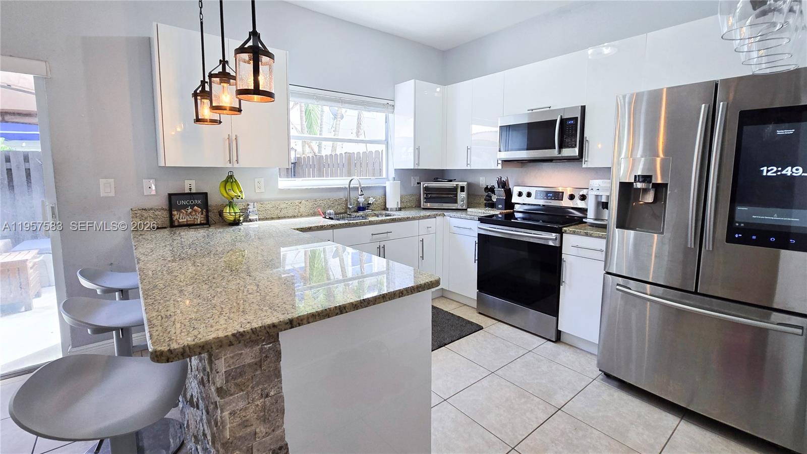 ESCADA VILLAS - Residential Lease