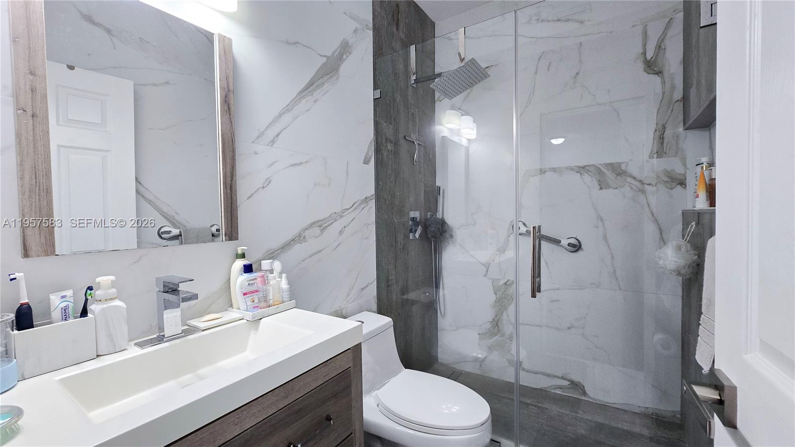 ESCADA VILLAS - Residential Lease