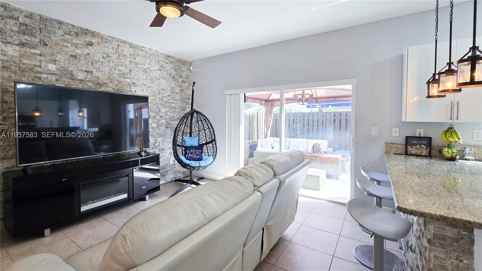 ESCADA VILLAS - Residential Lease