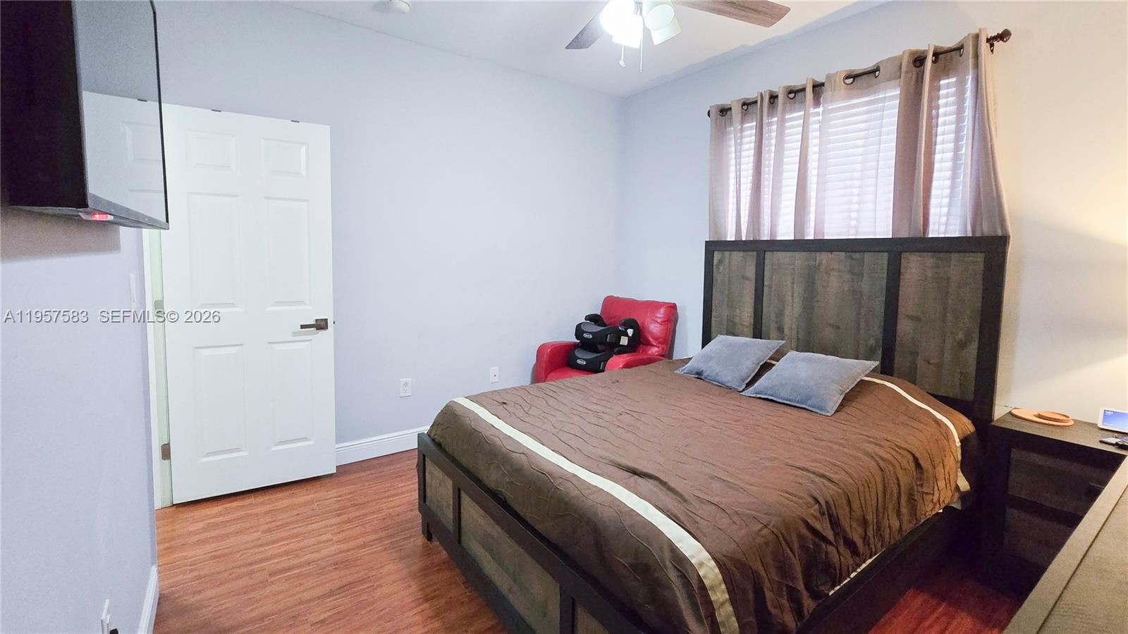 ESCADA VILLAS - Residential Lease