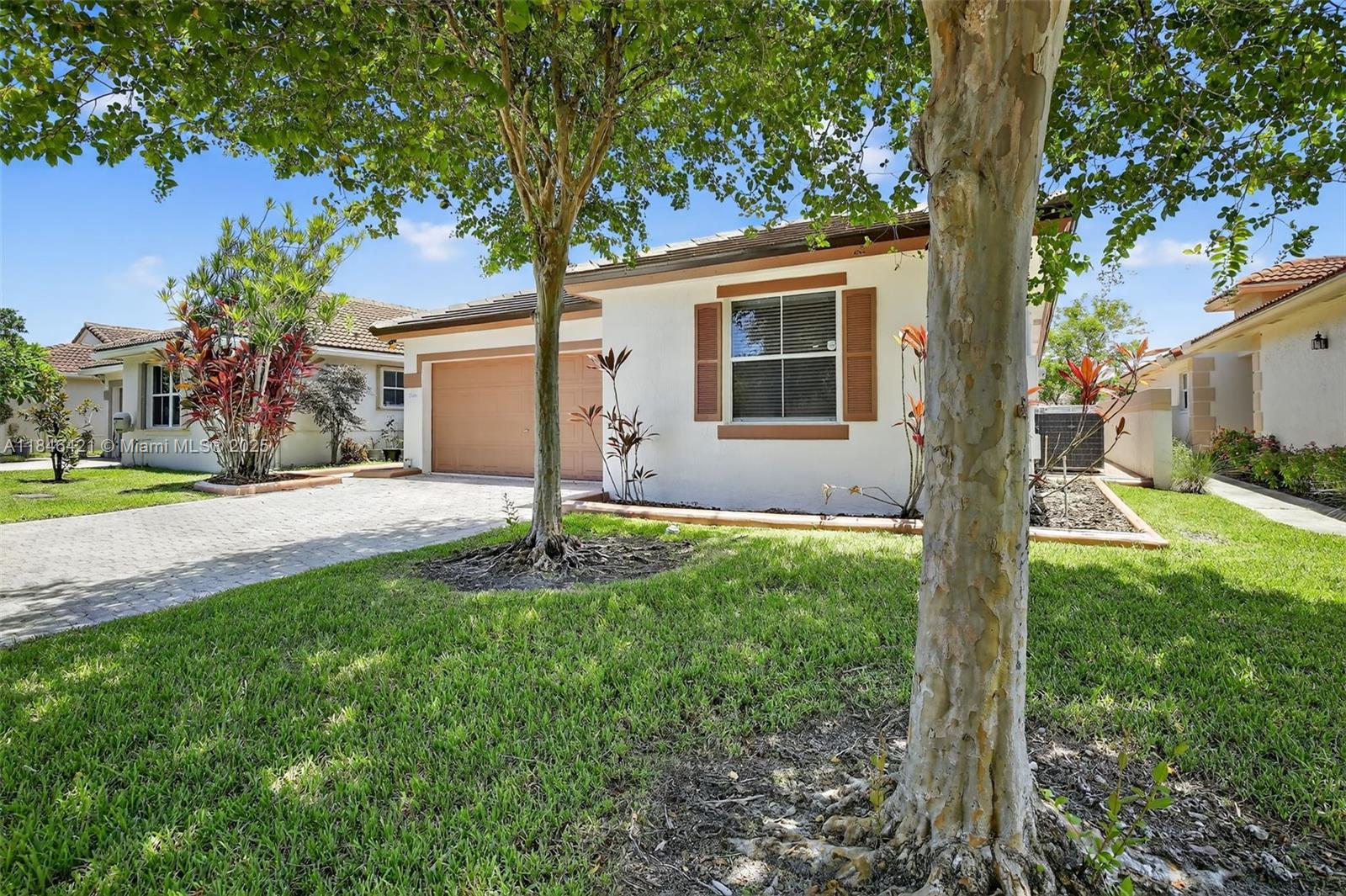 7306 NW 1st Mnr, Plantation, FL, 33317/$585,000 1 7306 NW 1st Mnr