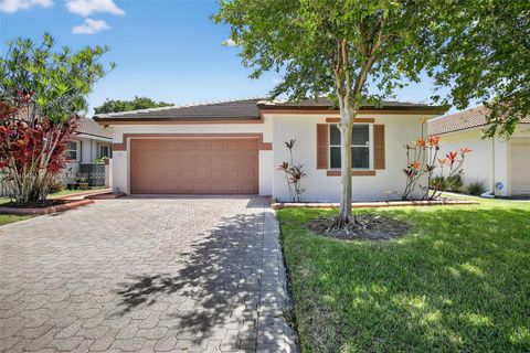 Photo of 7306 NW 1st Mnr, Plantation, FL 33317 (MLS # A11846421)