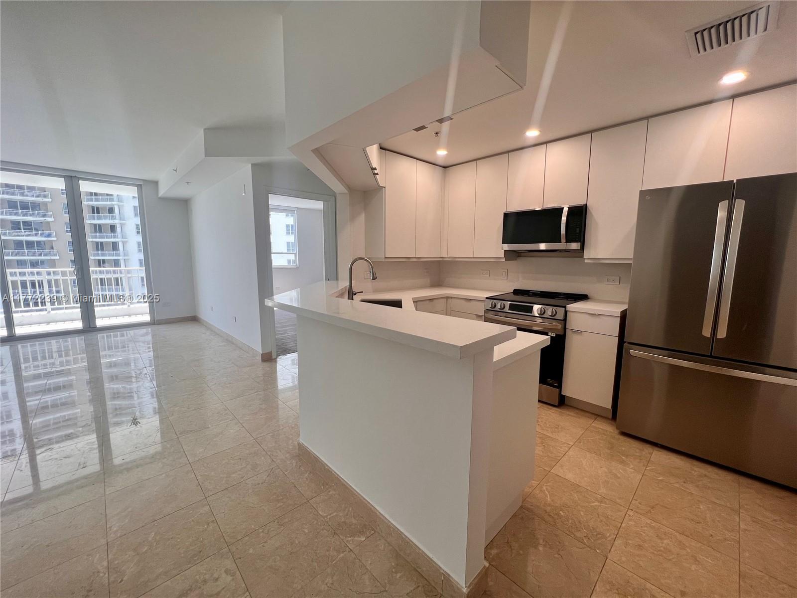 801 Brickell Key Blvd 1107, Miami, Broward County, Florida - 1 Bedrooms  
2 Bathrooms - 