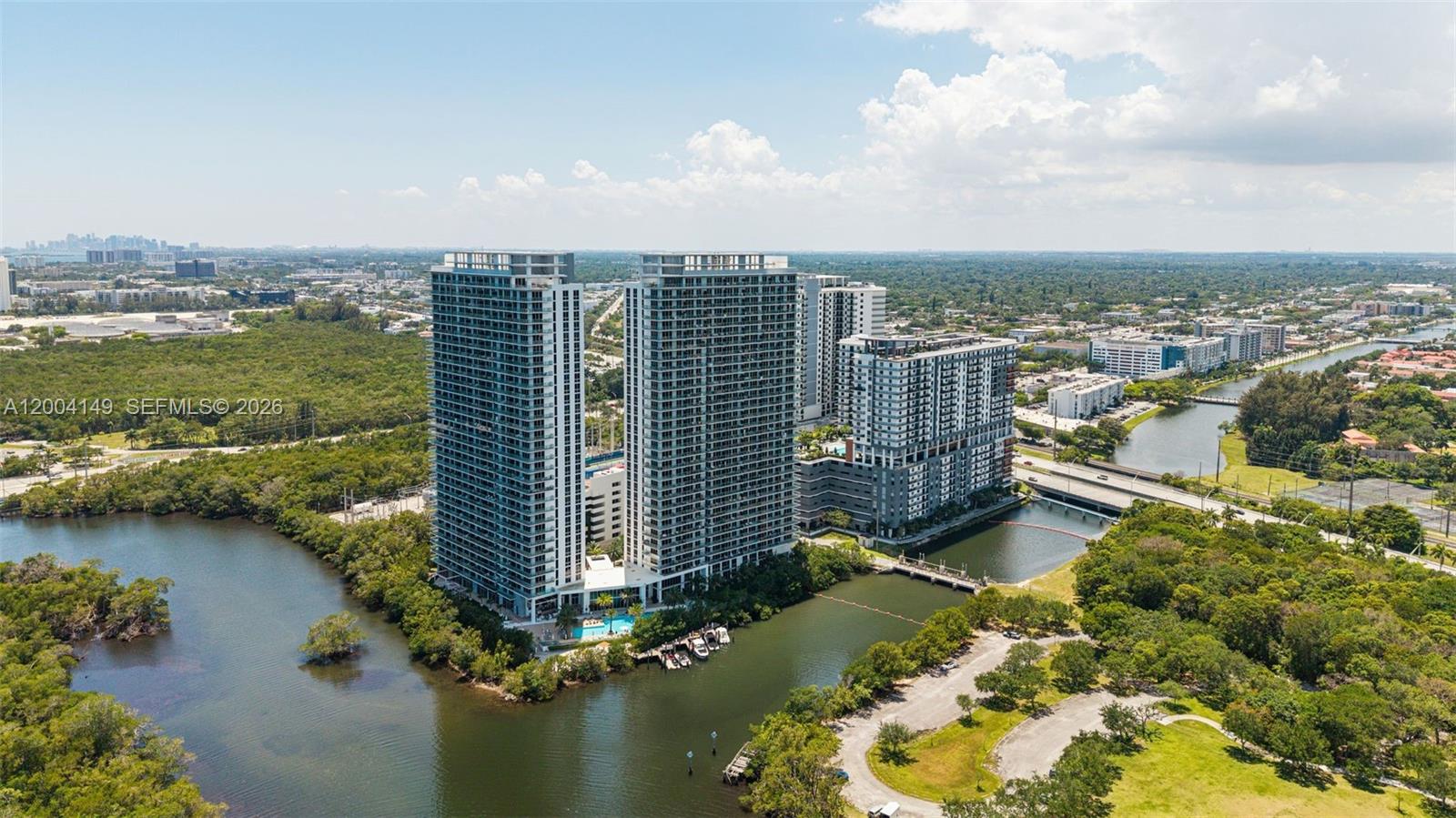 THE HARBOUR NORTH CONDO - Residential