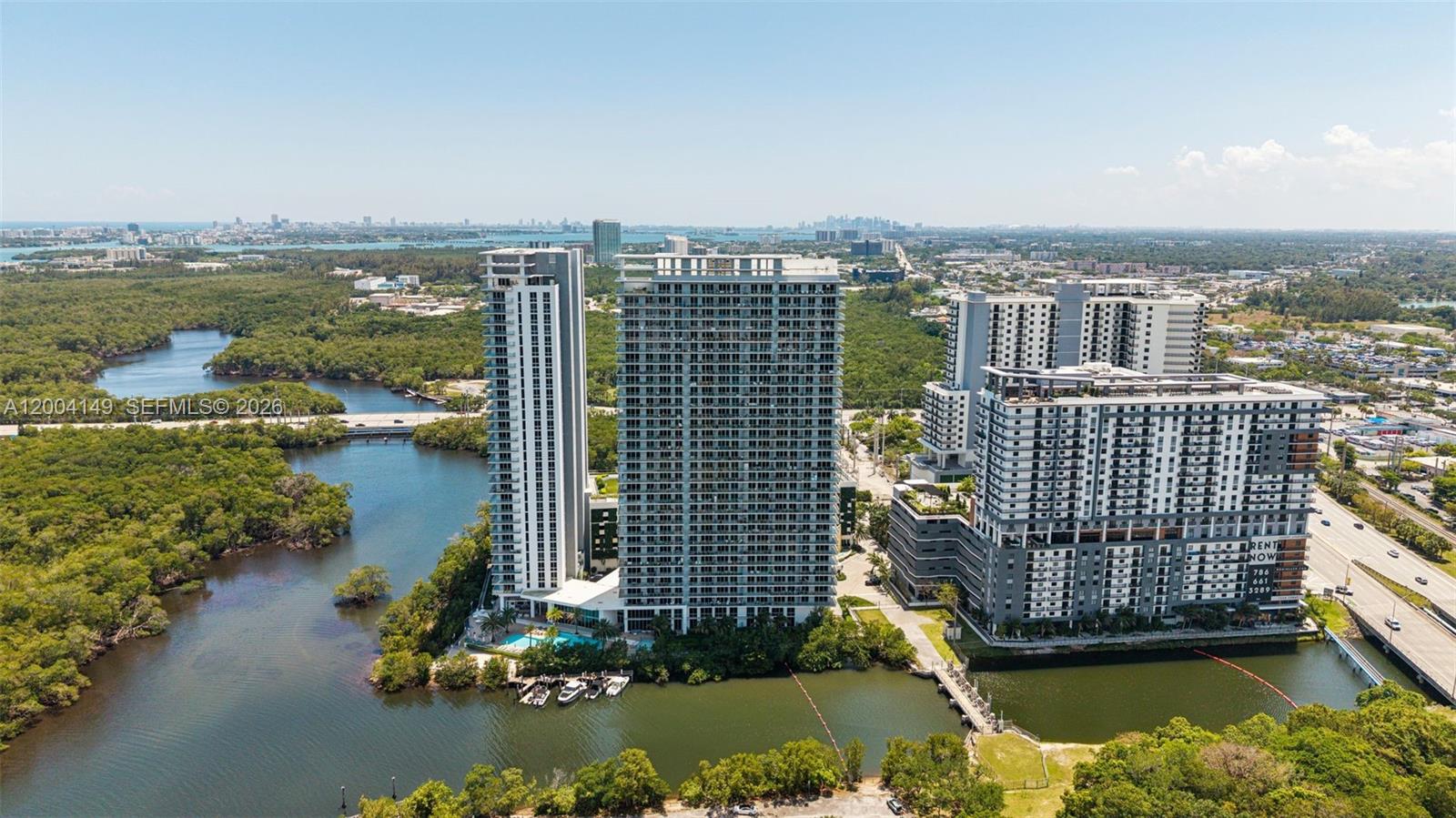 THE HARBOUR NORTH CONDO - Residential