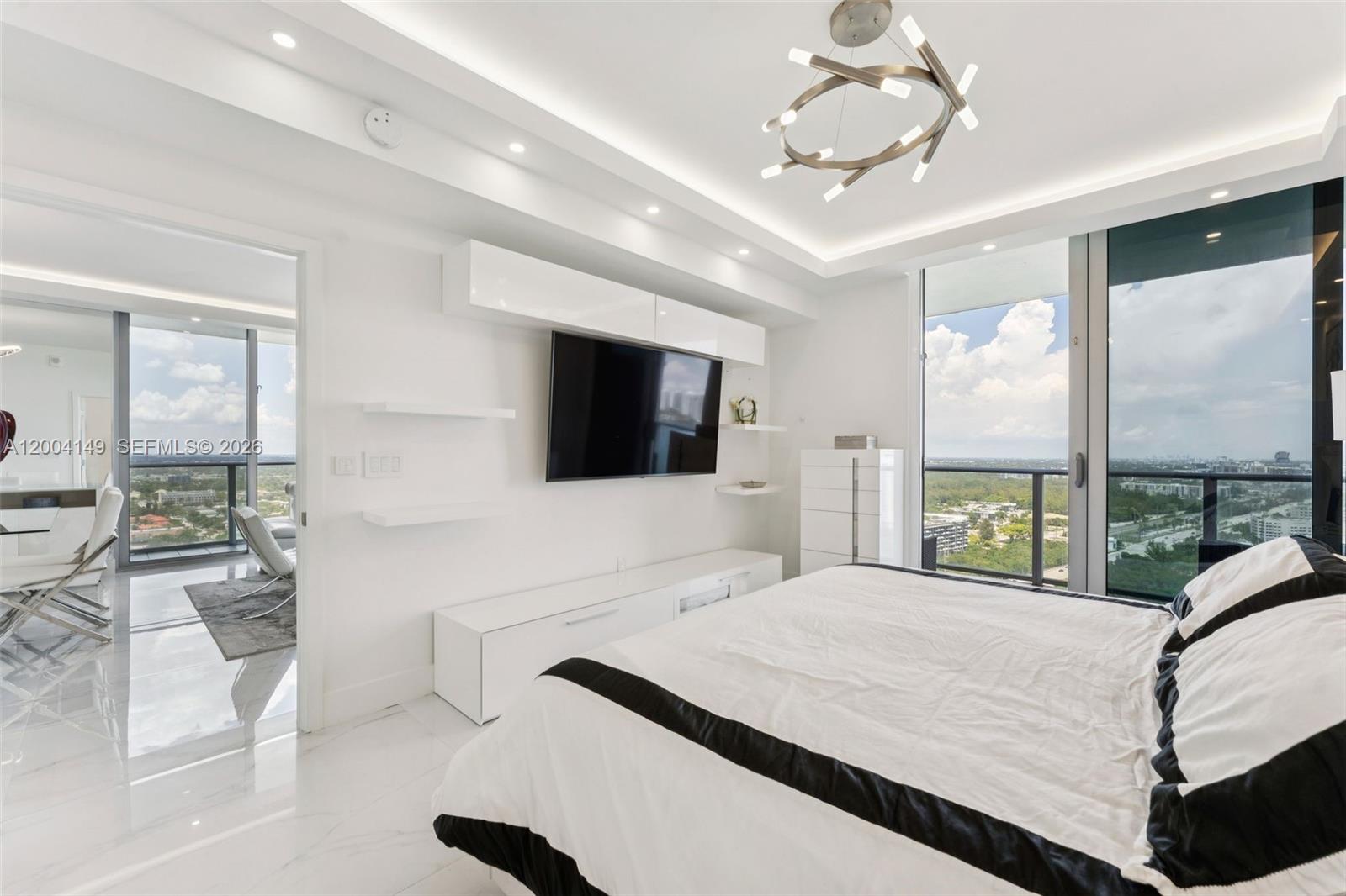 THE HARBOUR NORTH CONDO - Residential