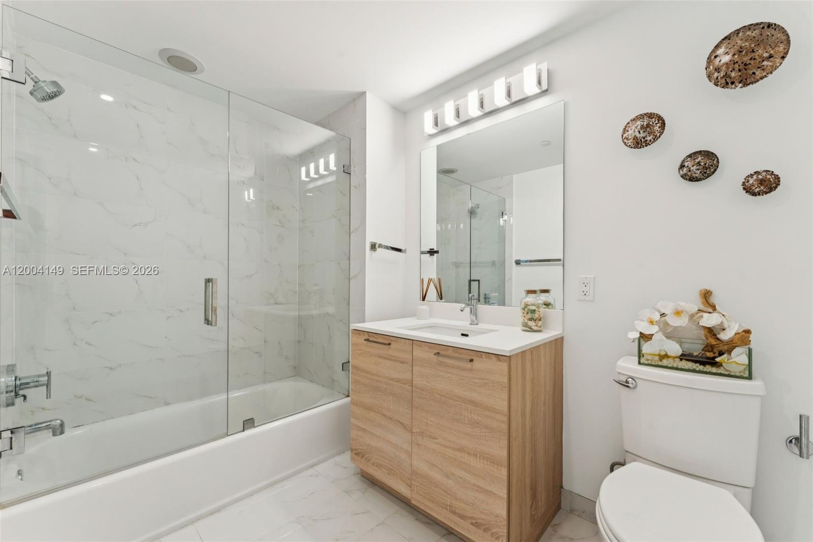 THE HARBOUR NORTH CONDO - Residential