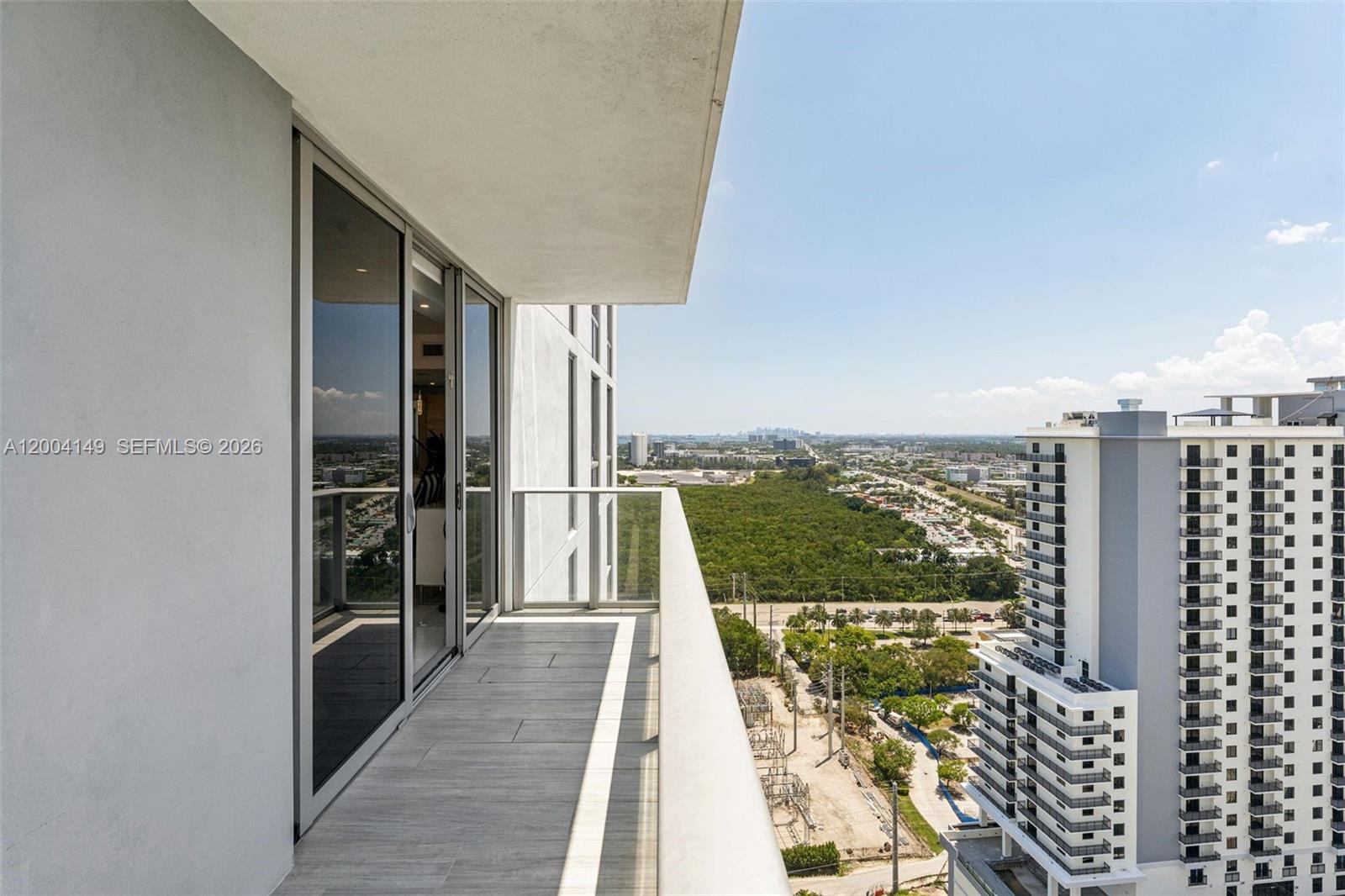THE HARBOUR NORTH CONDO - Residential