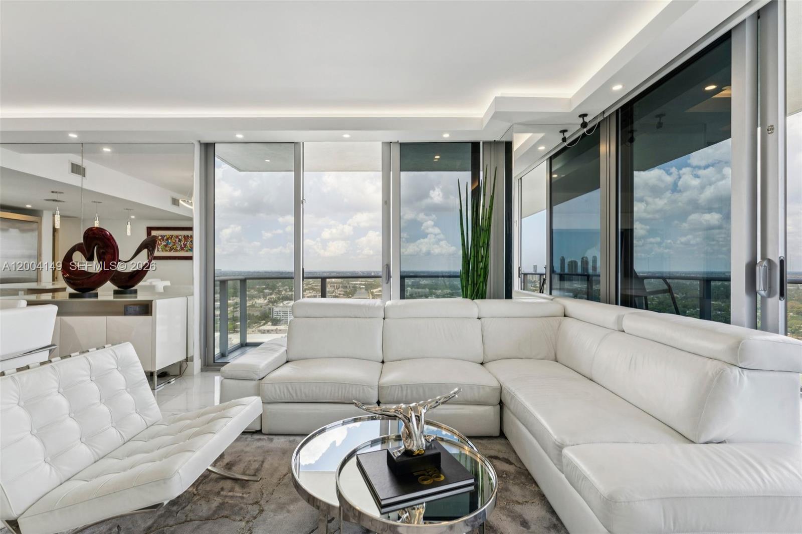THE HARBOUR NORTH CONDO - Residential