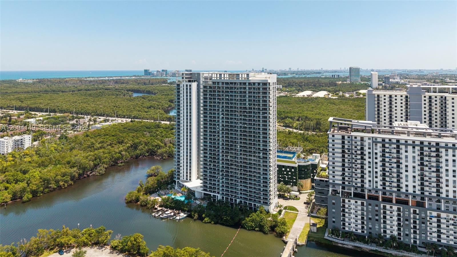 THE HARBOUR NORTH CONDO - Residential
