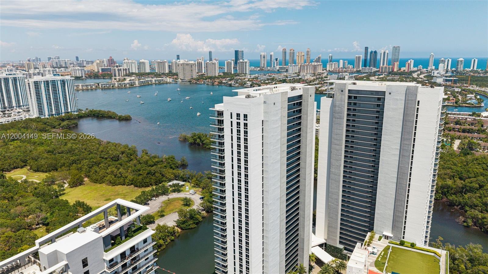 THE HARBOUR NORTH CONDO - Residential