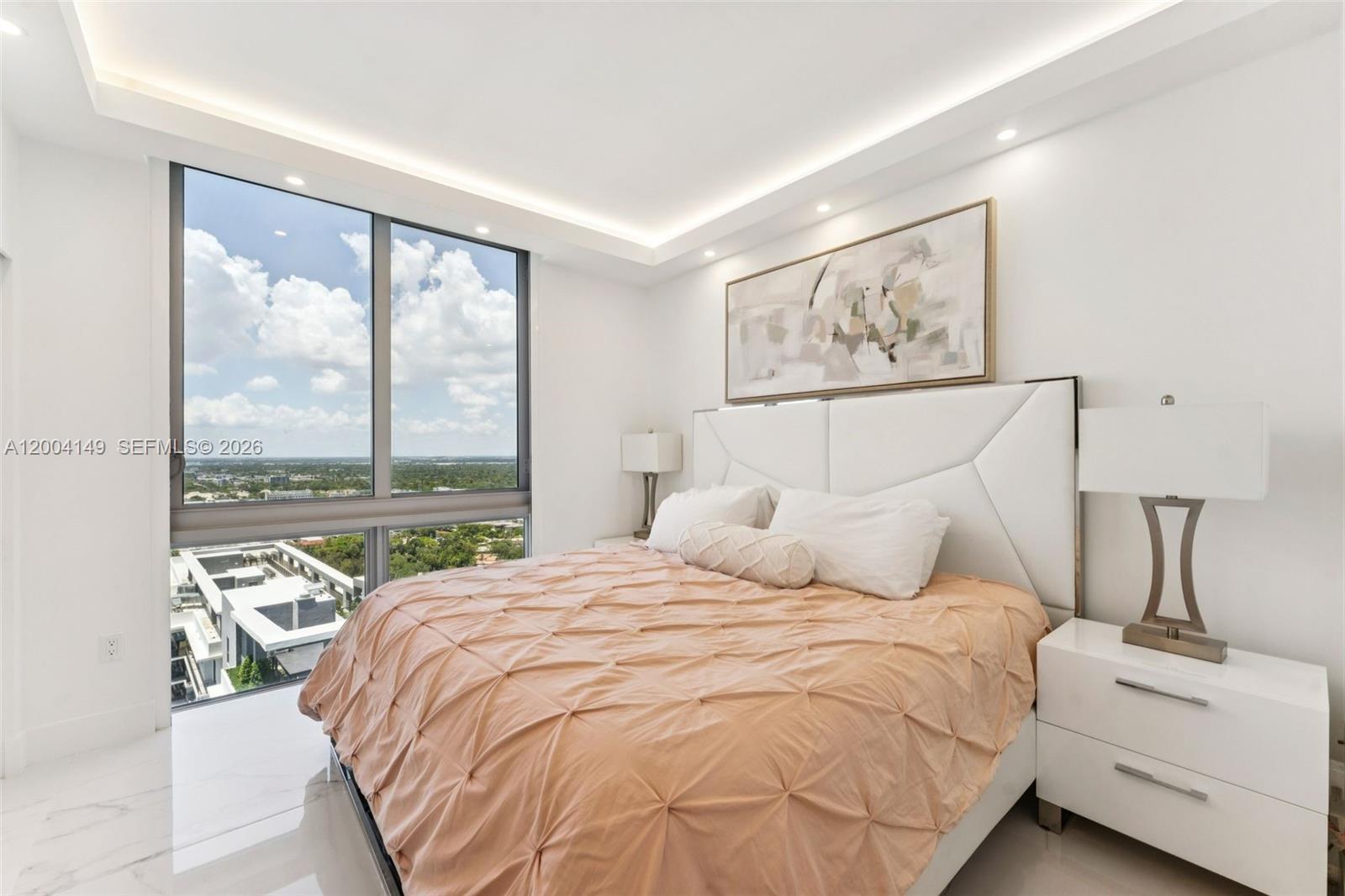 THE HARBOUR NORTH CONDO - Residential