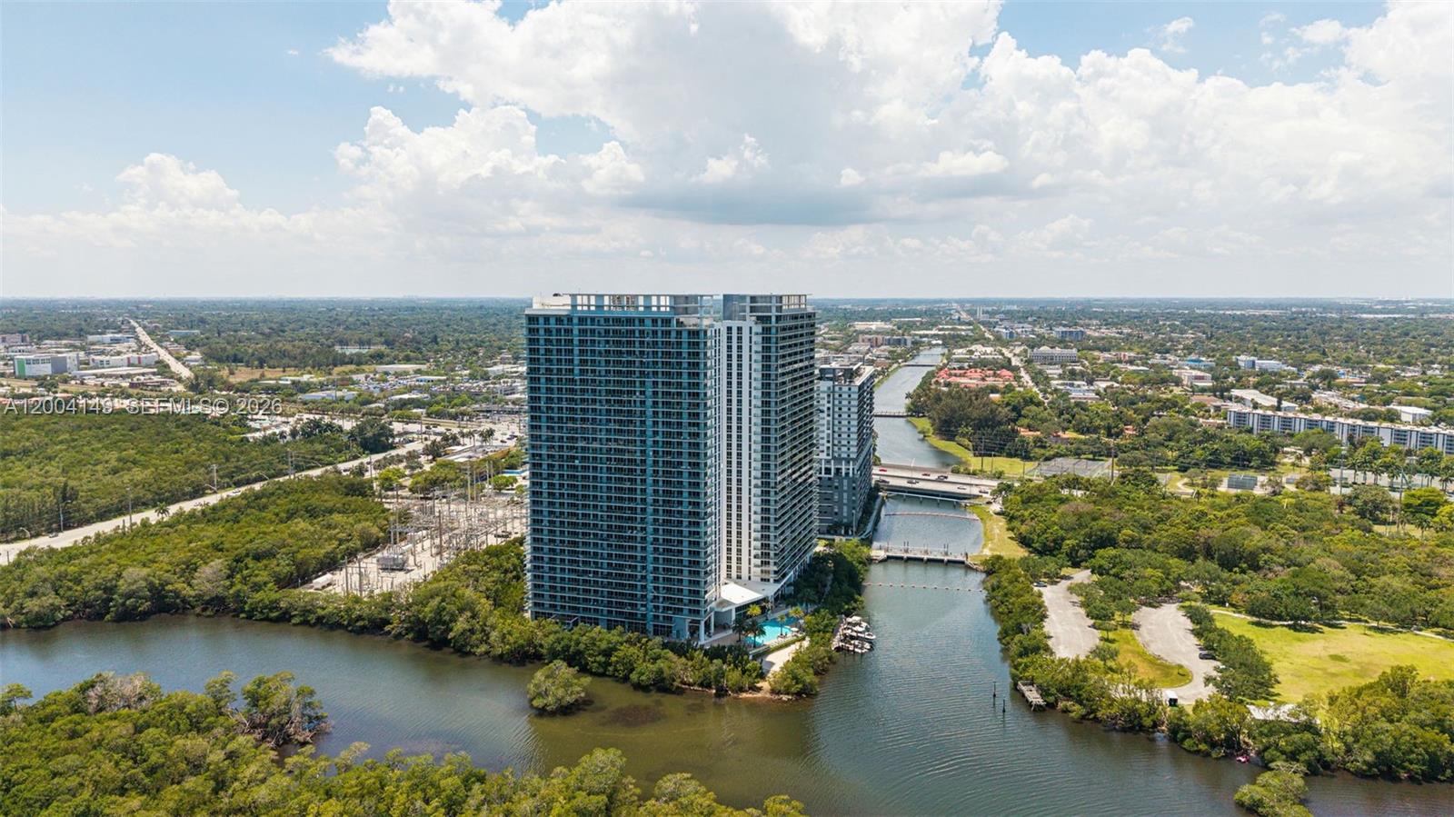 THE HARBOUR NORTH CONDO - Residential