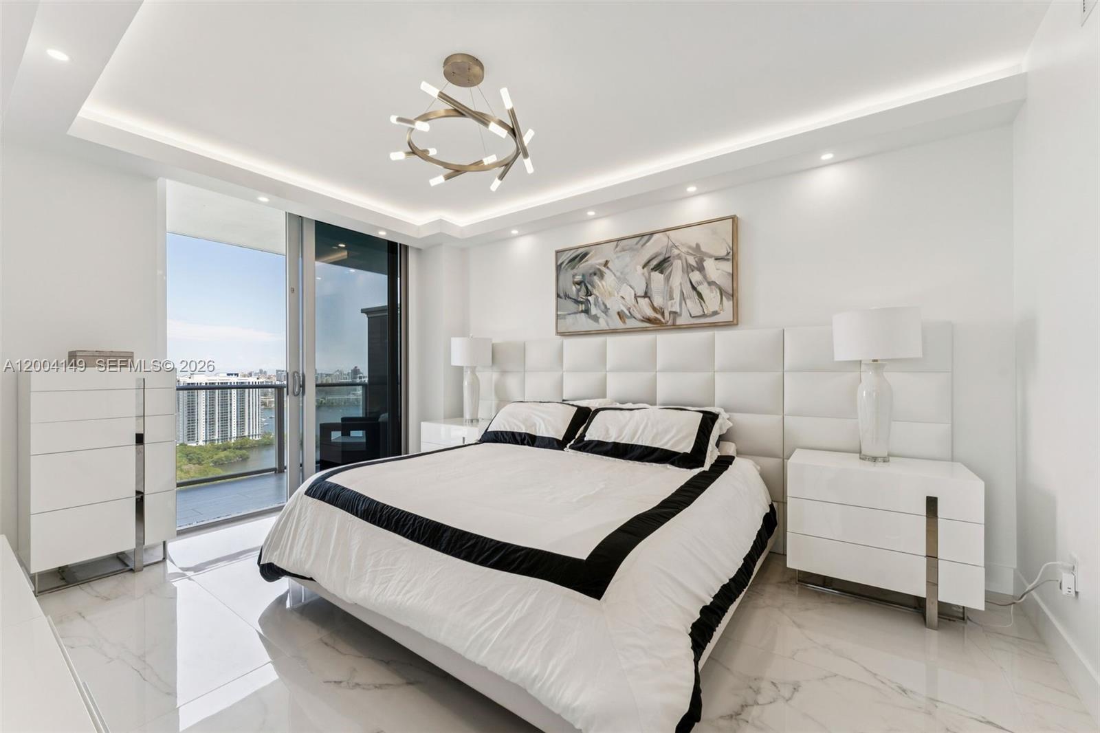 THE HARBOUR NORTH CONDO - Residential