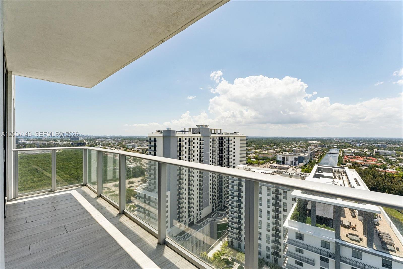 THE HARBOUR NORTH CONDO - Residential
