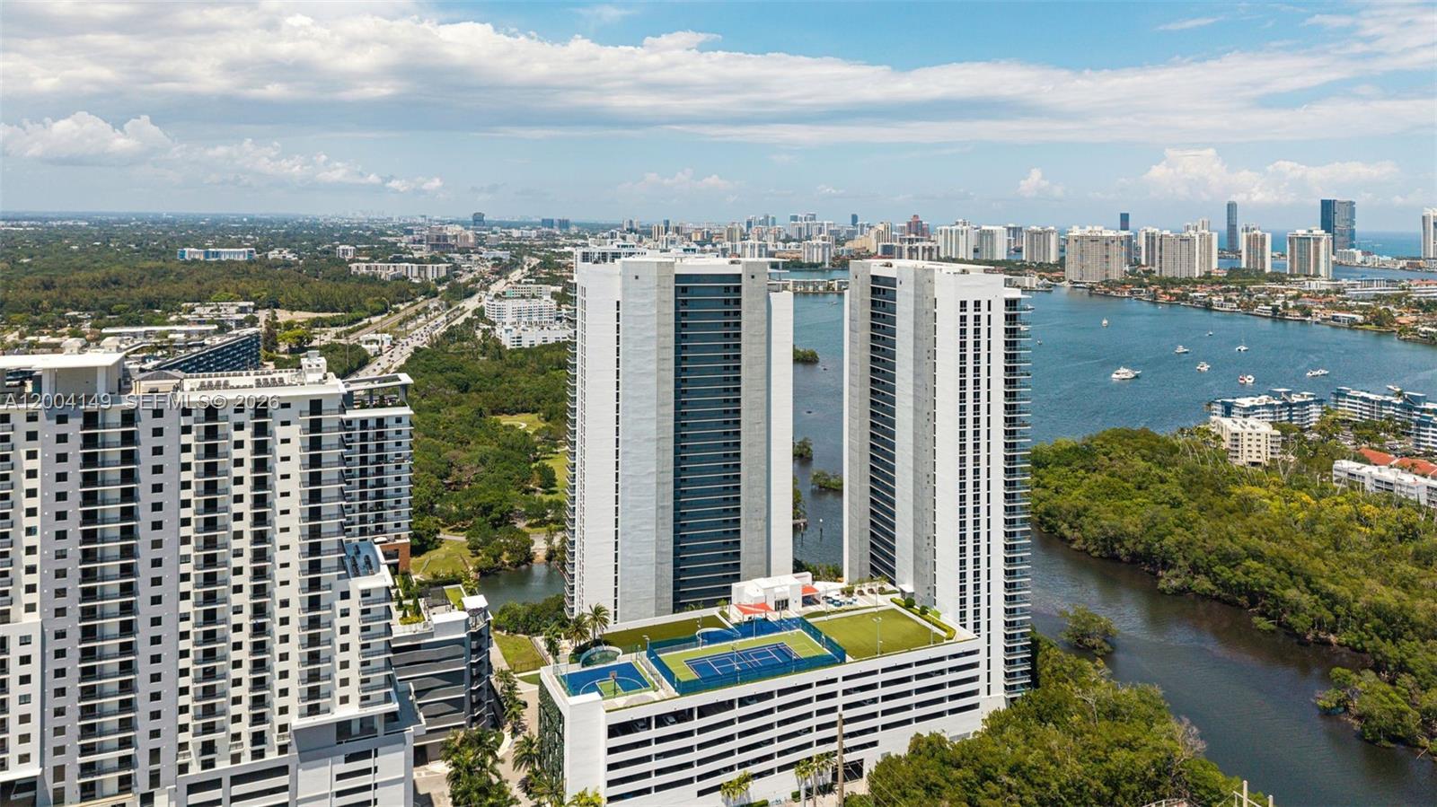 THE HARBOUR NORTH CONDO - Residential