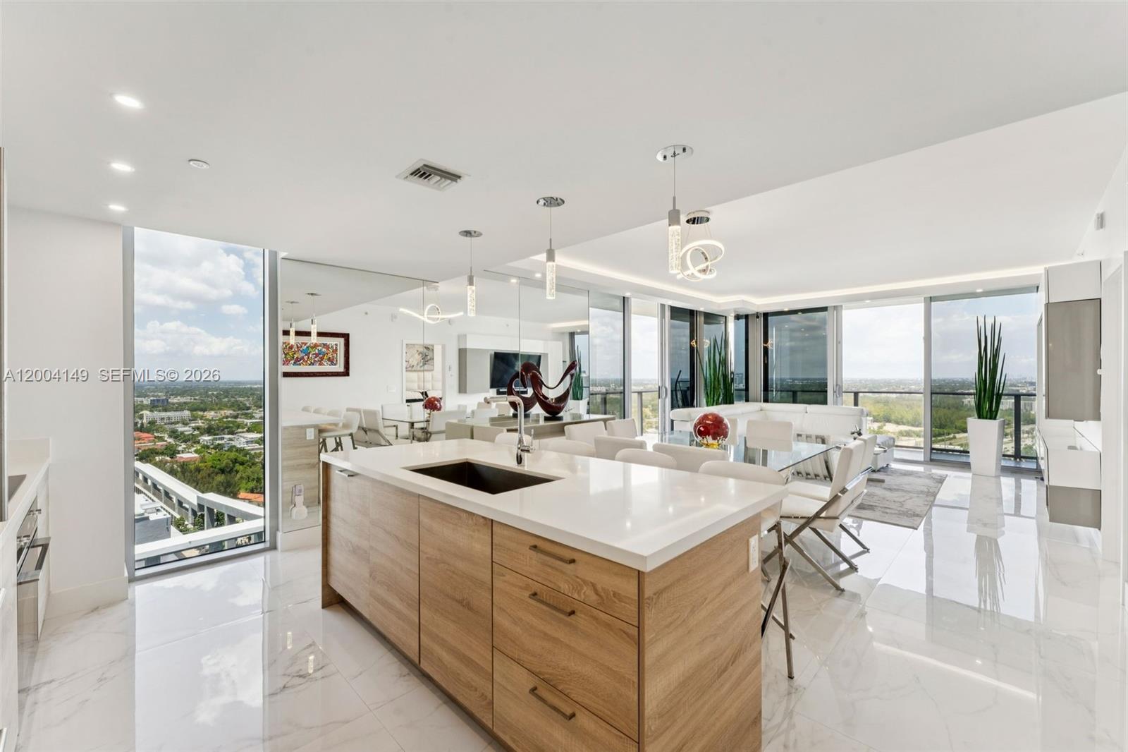 THE HARBOUR NORTH CONDO - Residential