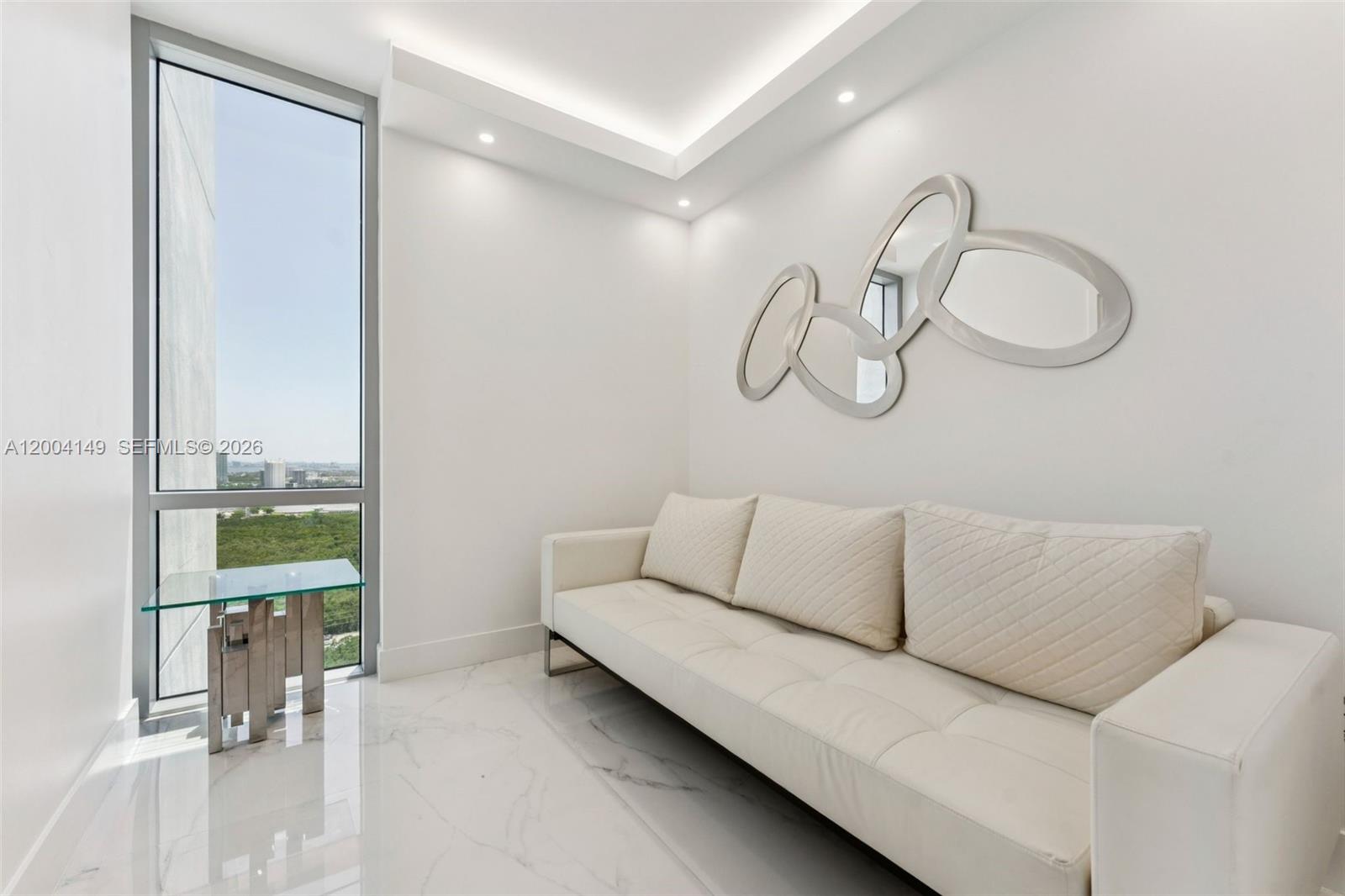 THE HARBOUR NORTH CONDO - Residential