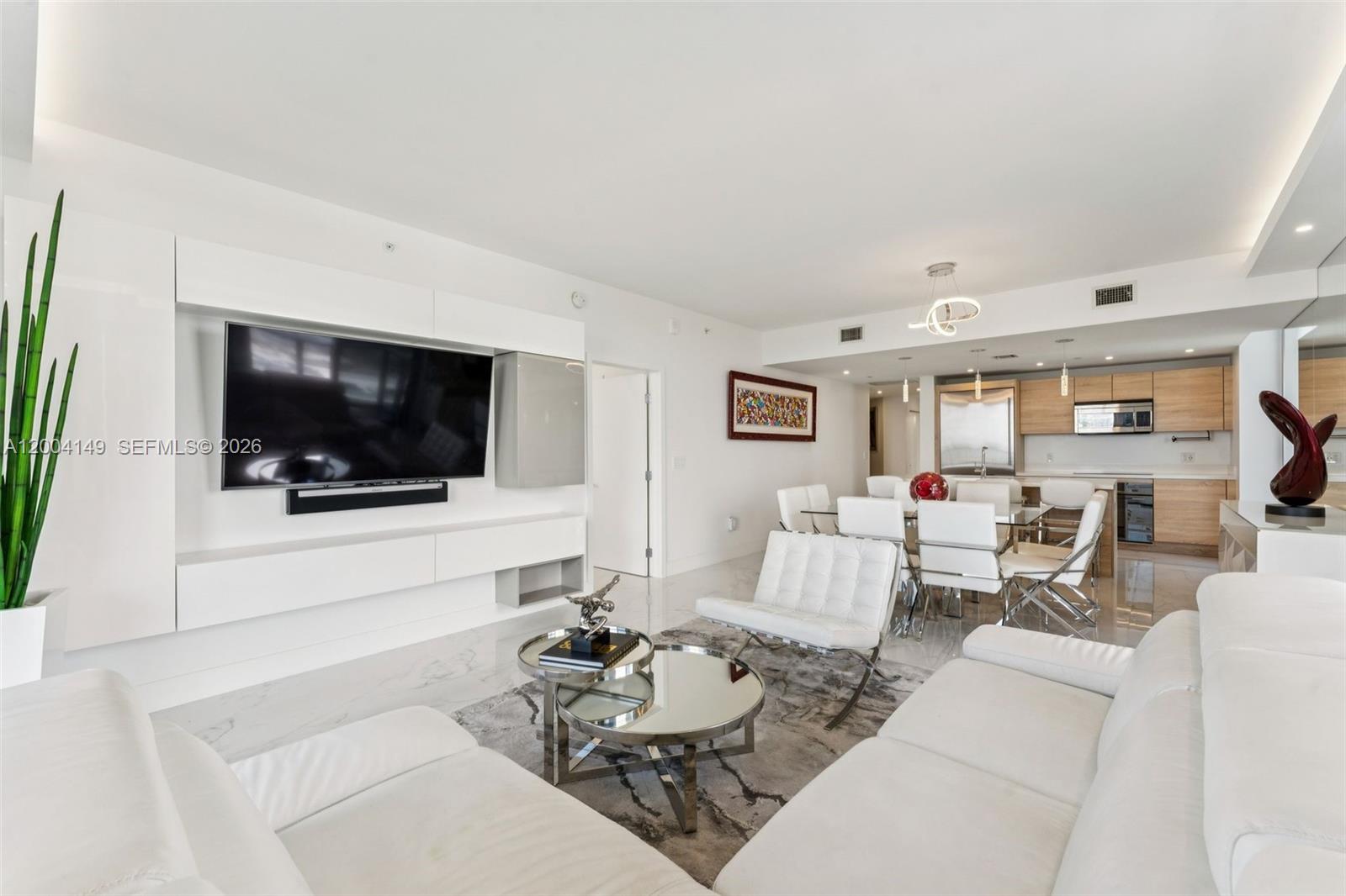 THE HARBOUR NORTH CONDO - Residential