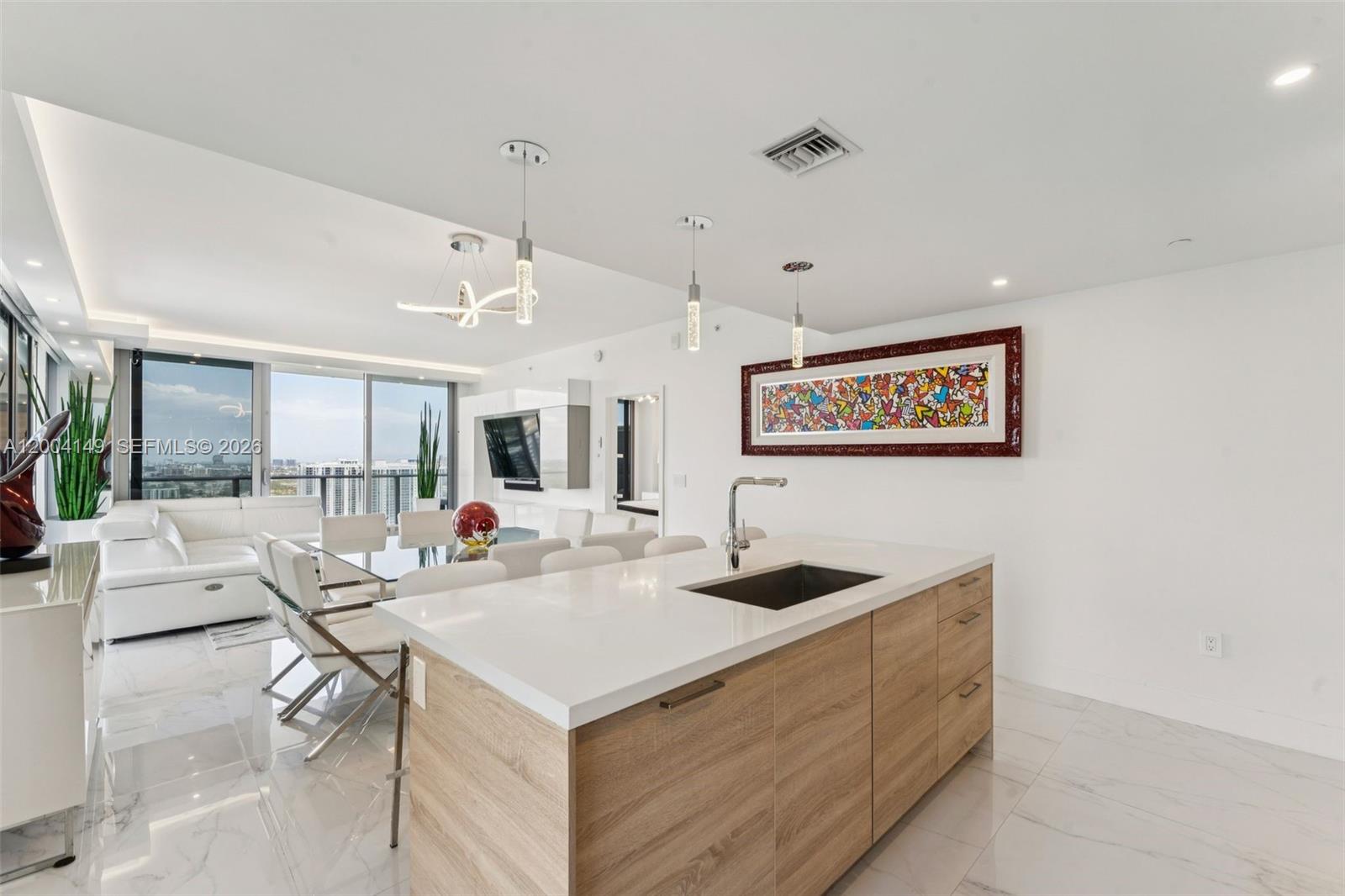 THE HARBOUR NORTH CONDO - Residential