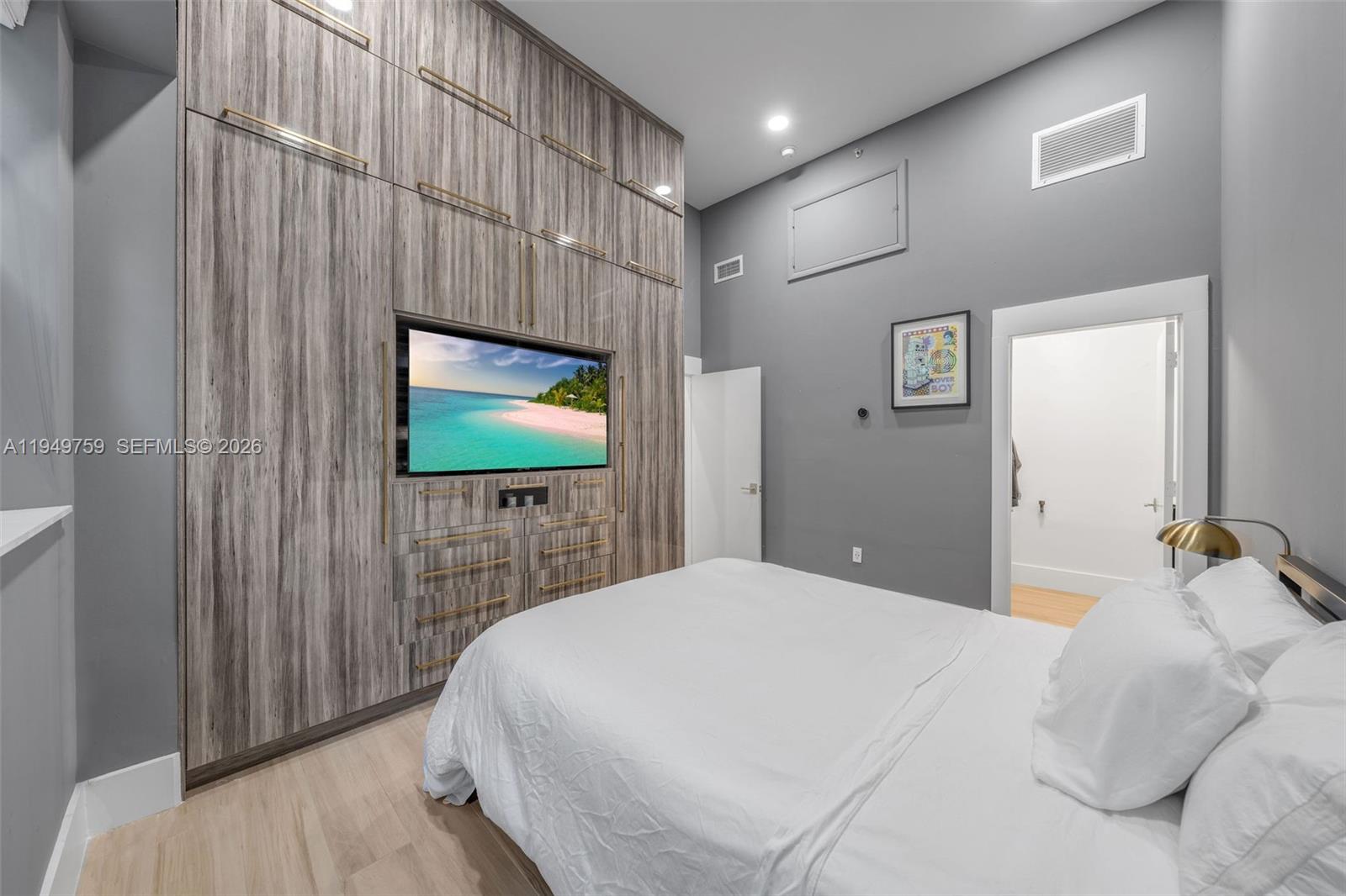 THE NOLOBI CONDO - Residential