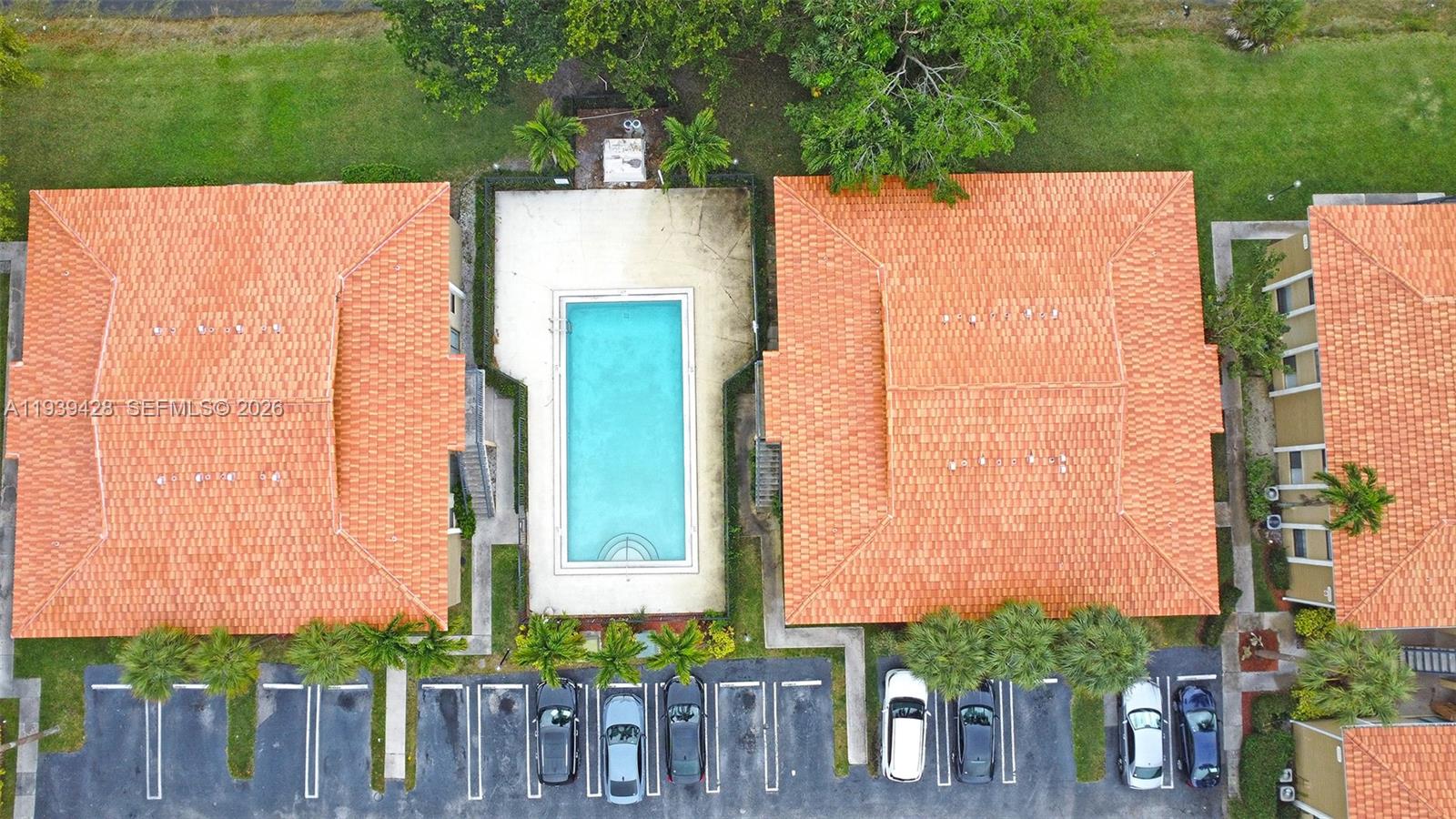 VILLAS OF RIVERSIDE CONDO - Residential