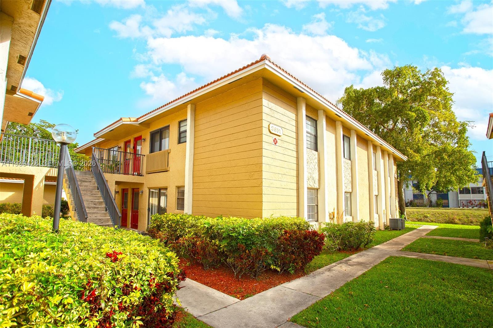 VILLAS OF RIVERSIDE CONDO - Residential