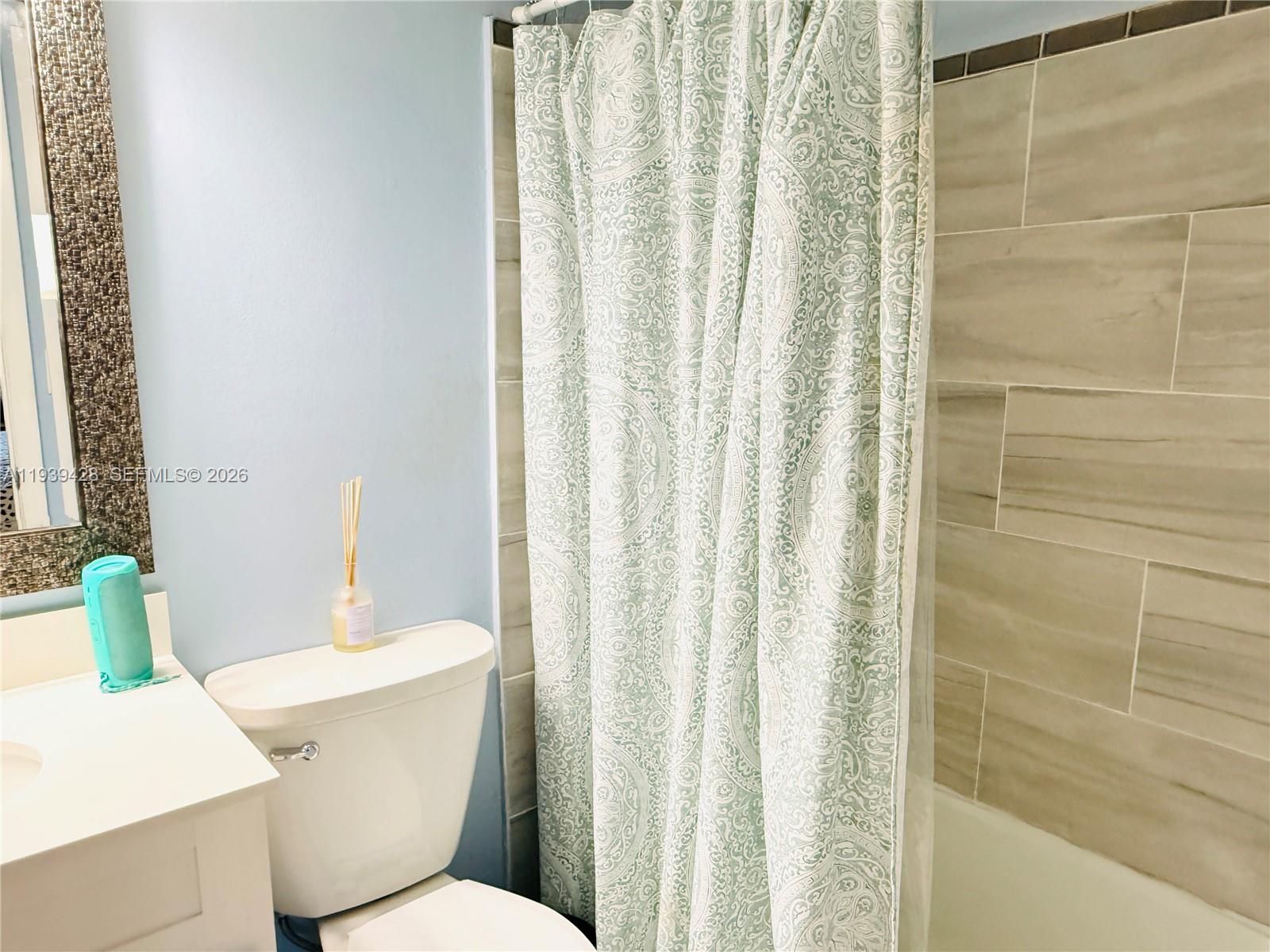 VILLAS OF RIVERSIDE CONDO - Residential