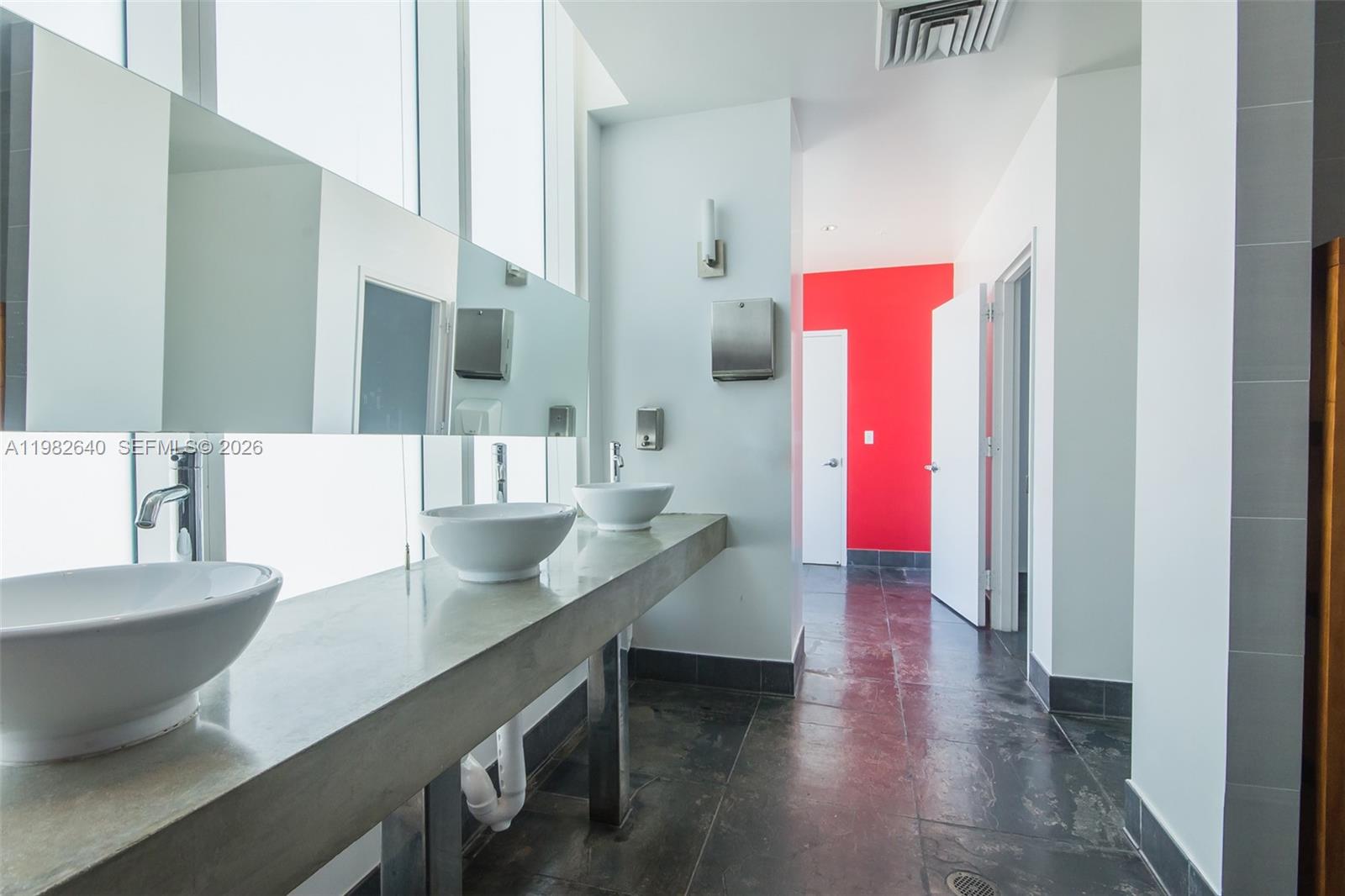THE LOFT DOWNTOWN II COND - Residential Lease