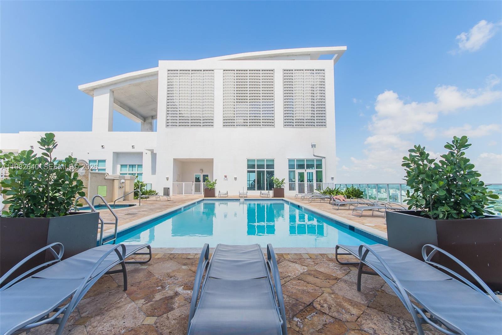 THE LOFT DOWNTOWN II COND - Residential Lease