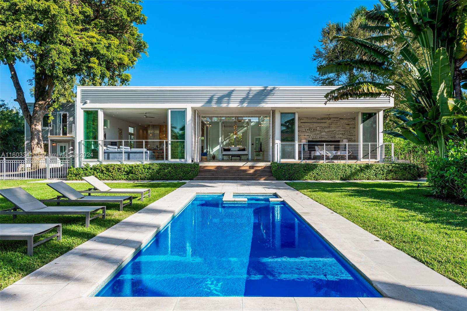 View Miami, FL 33138 house