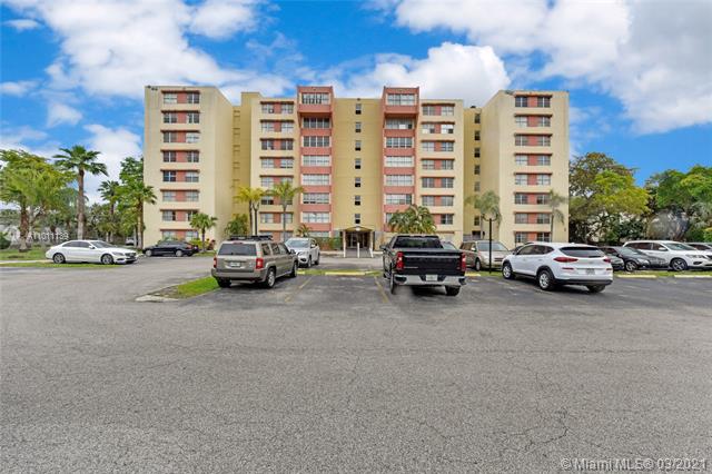 DADELAND PLACE CONDO - Residential