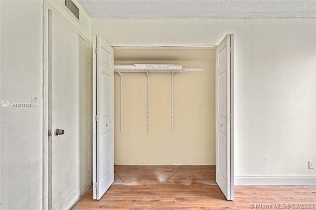 DADELAND PLACE CONDO - Residential