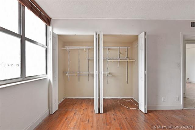 DADELAND PLACE CONDO - Residential