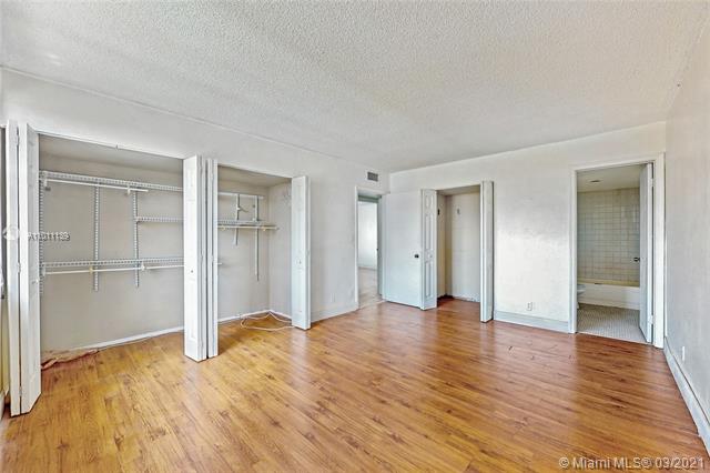 DADELAND PLACE CONDO - Residential