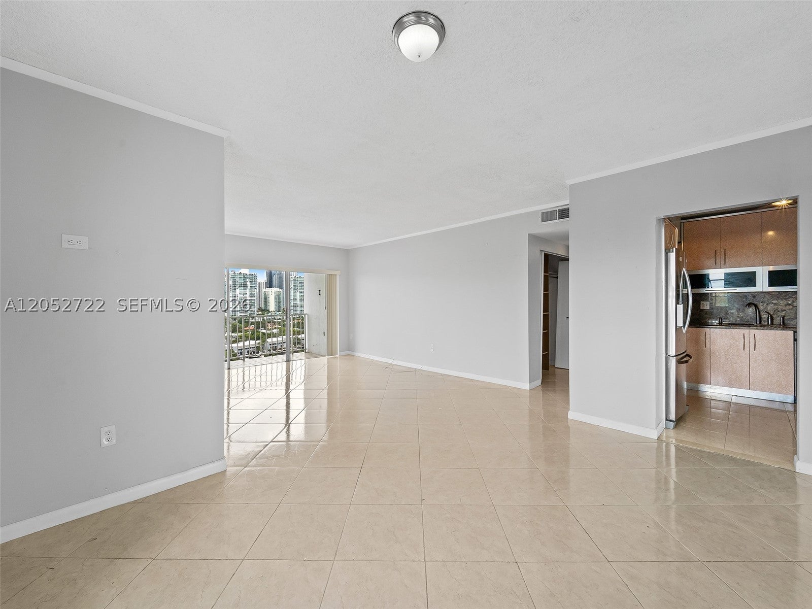 500 Bayview Dr 1421