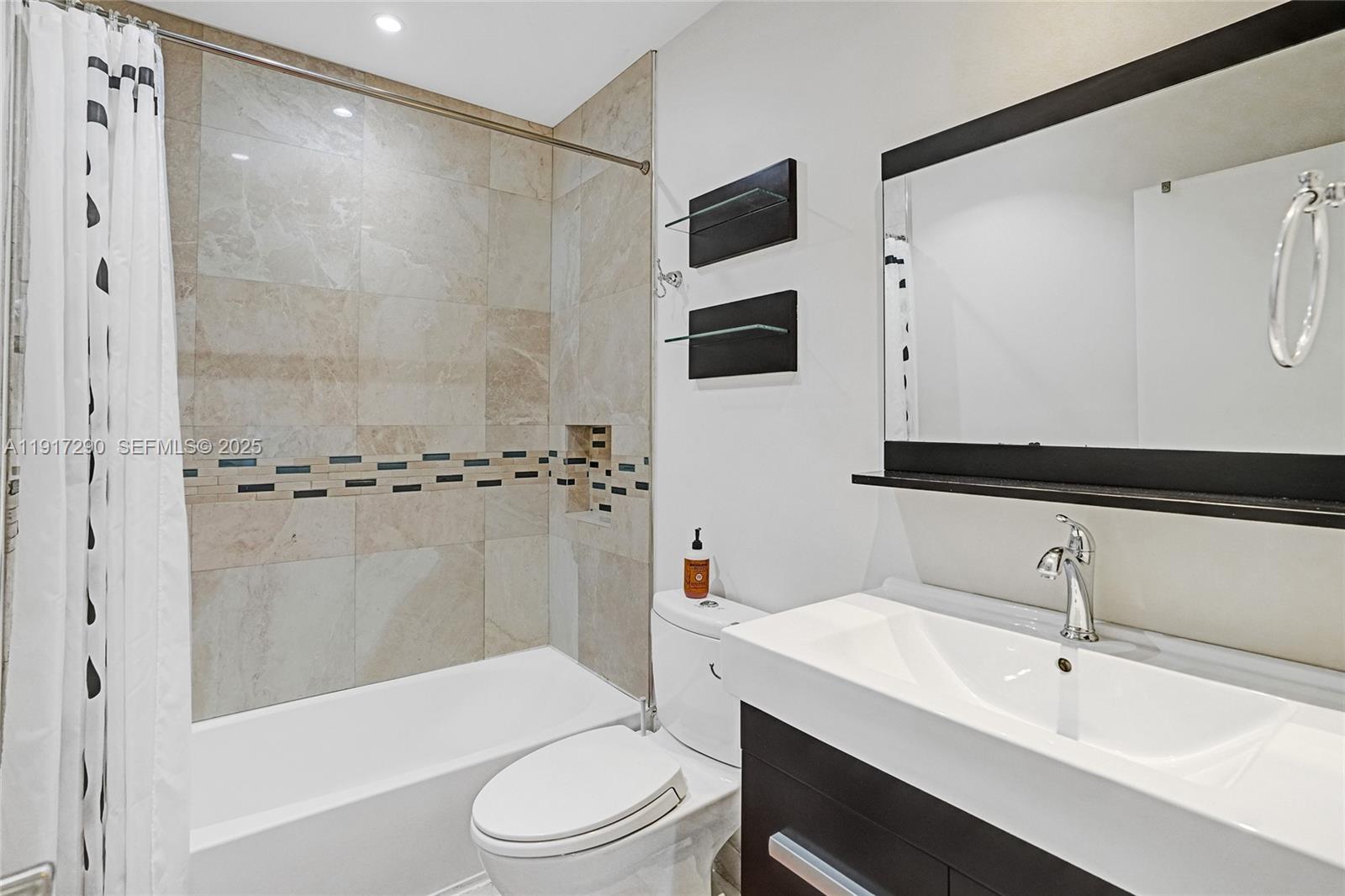 EASTERN SHORES 1ST ADDN - Residential