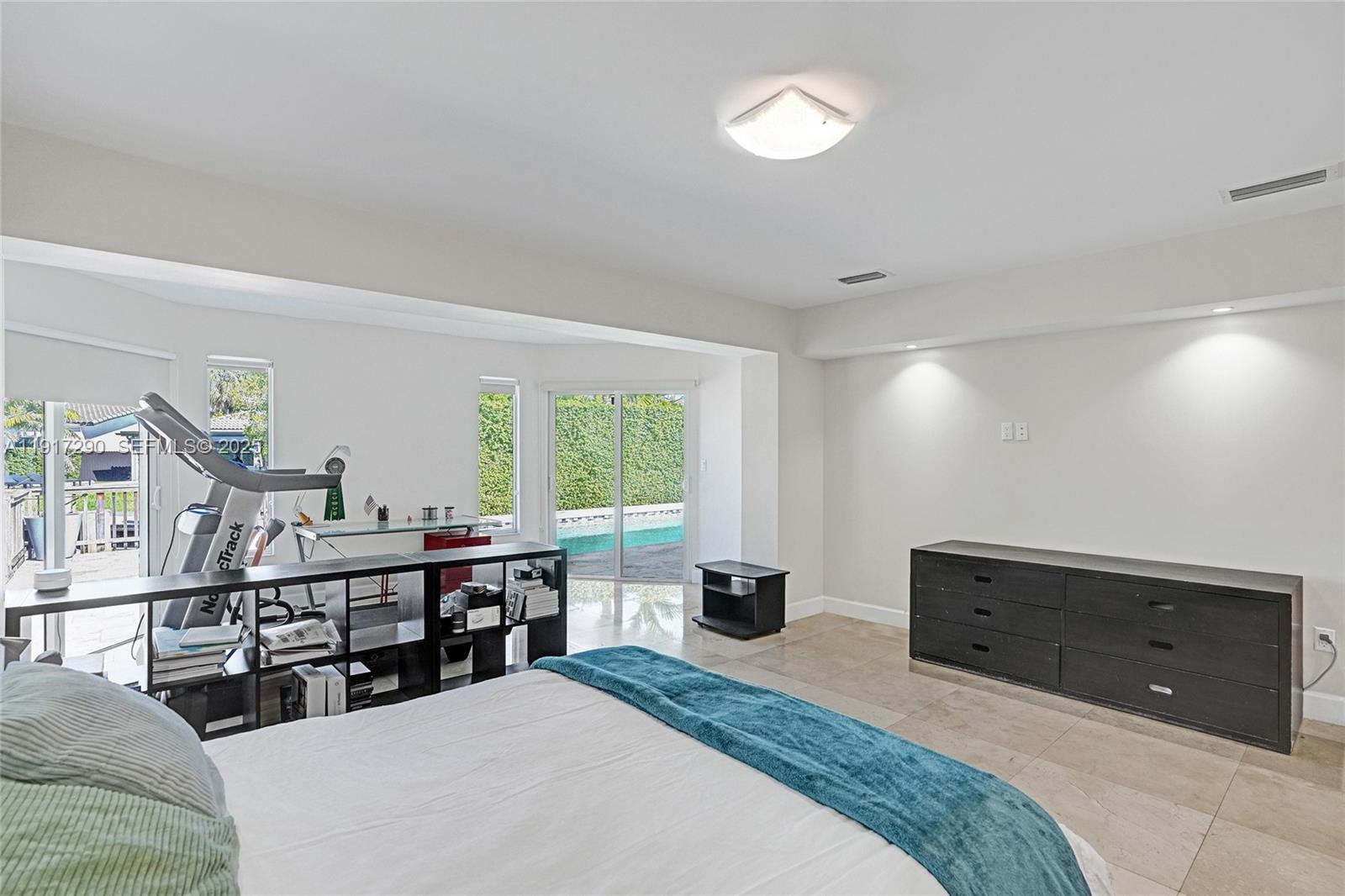 EASTERN SHORES 1ST ADDN - Residential