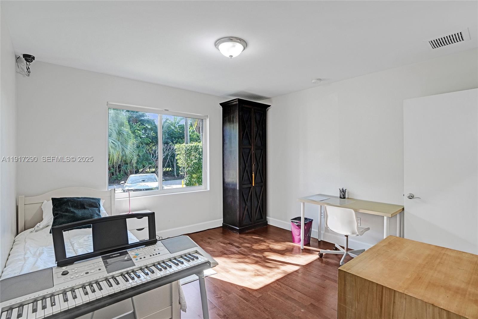 EASTERN SHORES 1ST ADDN - Residential