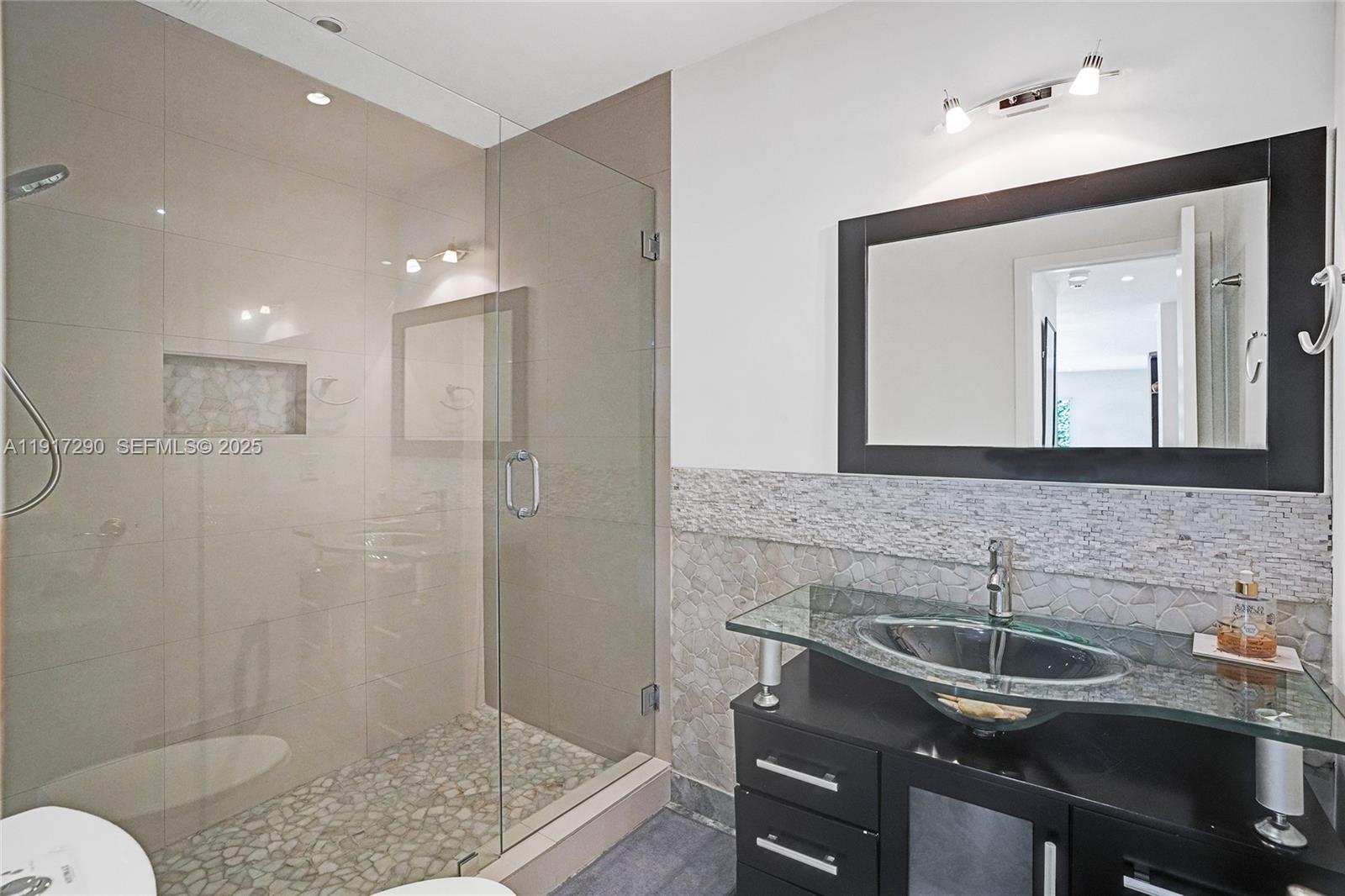 EASTERN SHORES 1ST ADDN - Residential