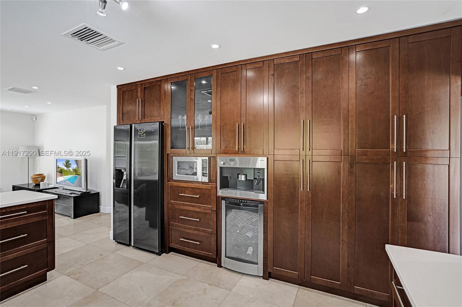 EASTERN SHORES 1ST ADDN - Residential