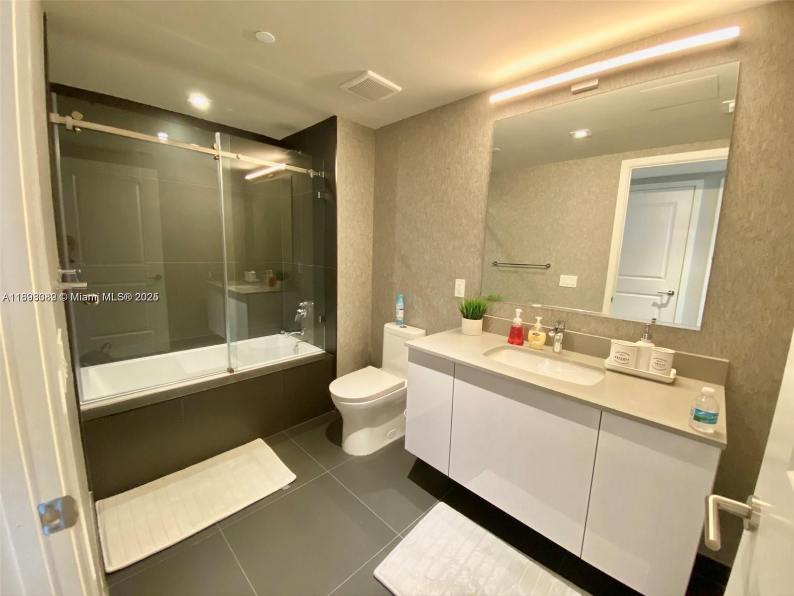 1600 NE 1st Ave 1003