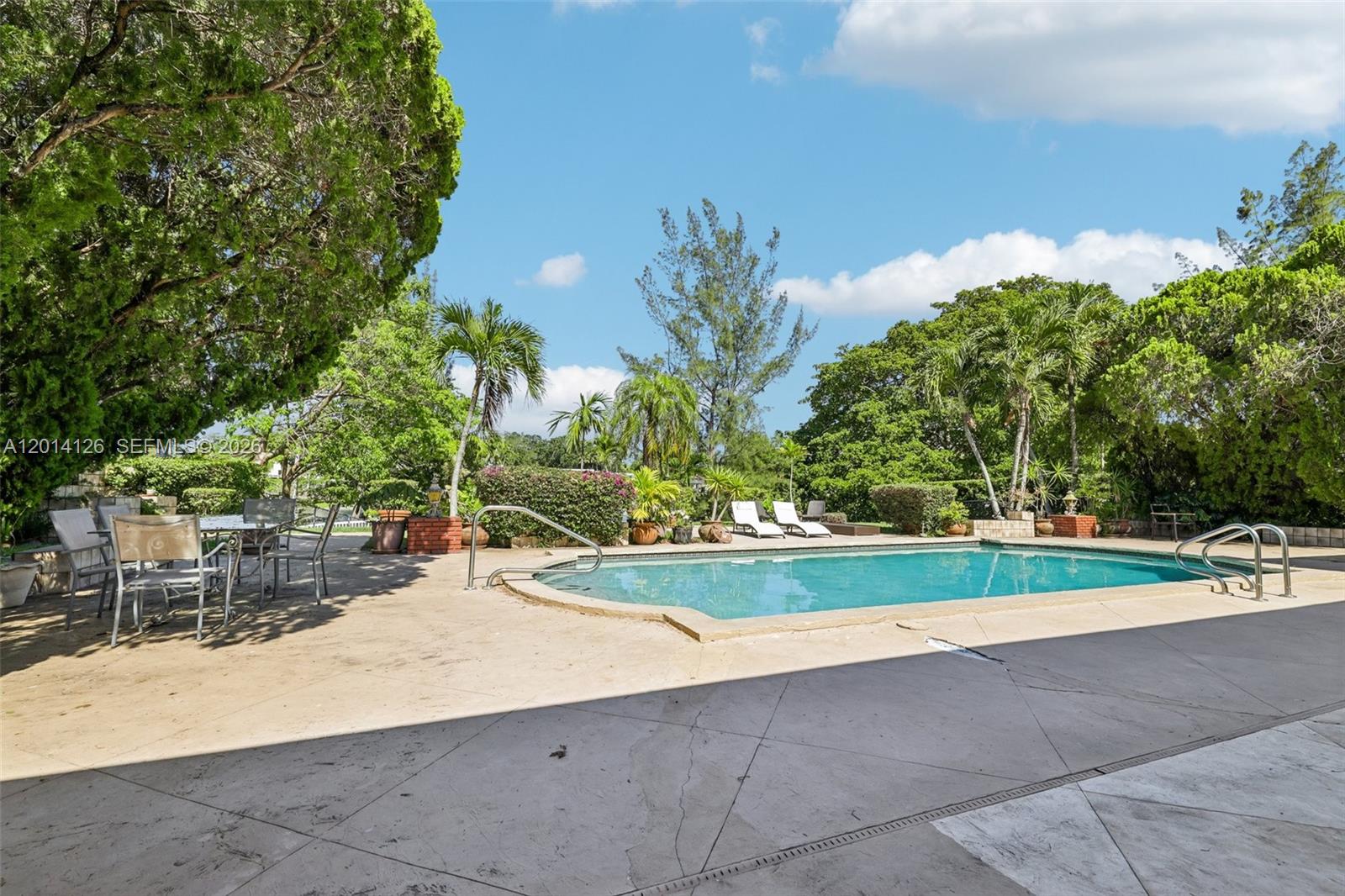 NORTH LAKE ESTATES - Residential