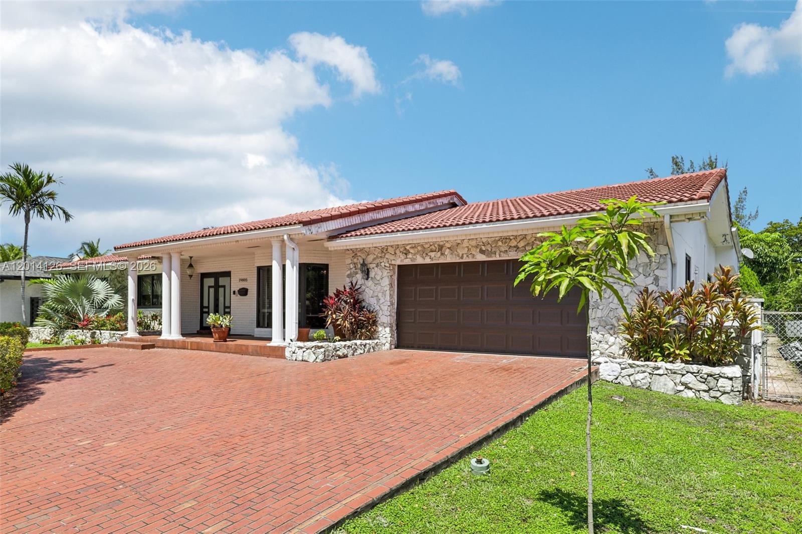 NORTH LAKE ESTATES - Residential