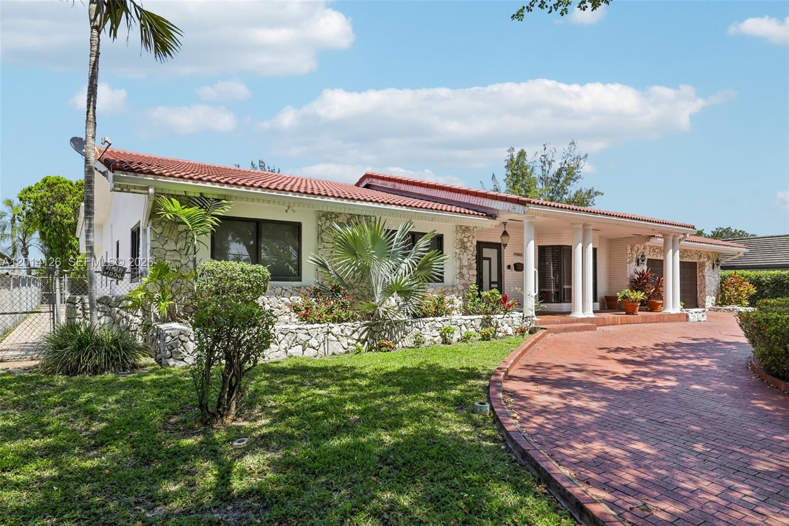 NORTH LAKE ESTATES - Residential