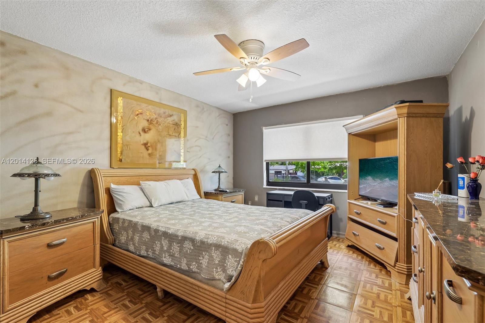 NORTH LAKE ESTATES - Residential