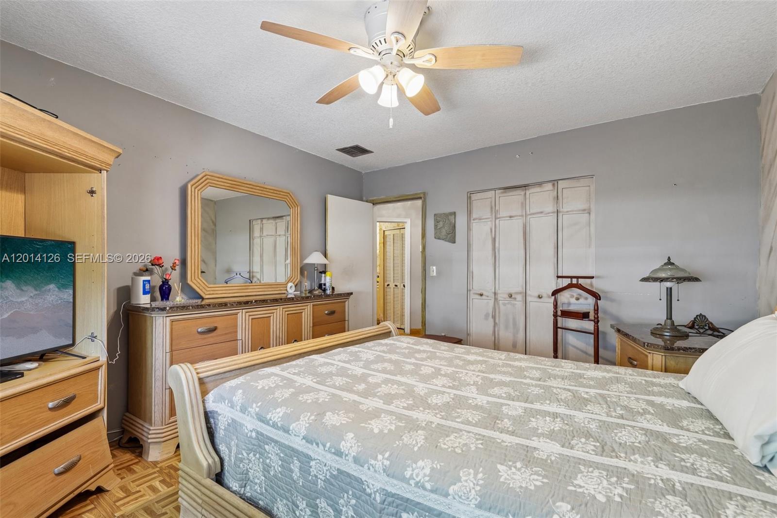 NORTH LAKE ESTATES - Residential