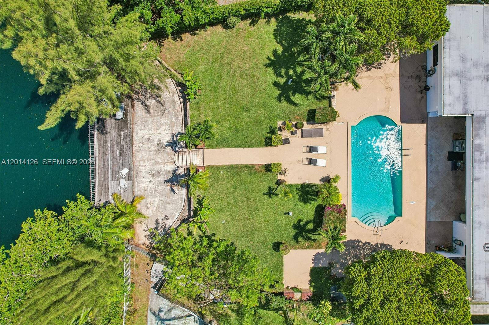 NORTH LAKE ESTATES - Residential