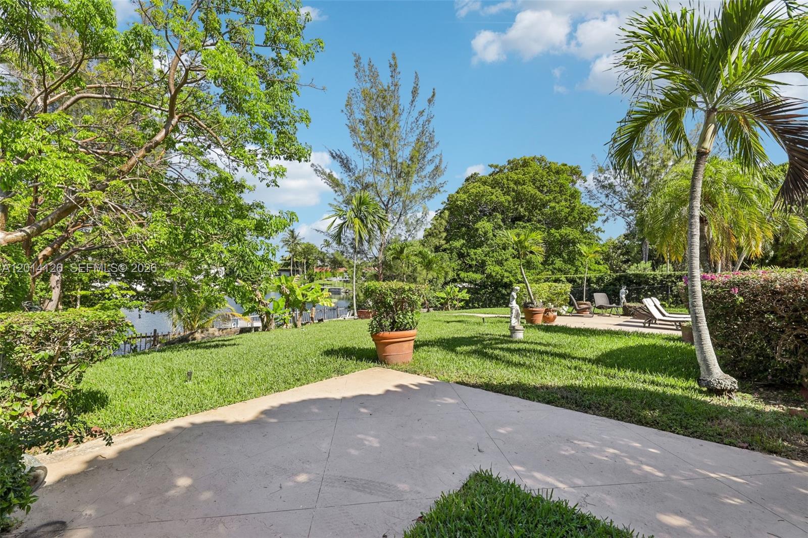 NORTH LAKE ESTATES - Residential