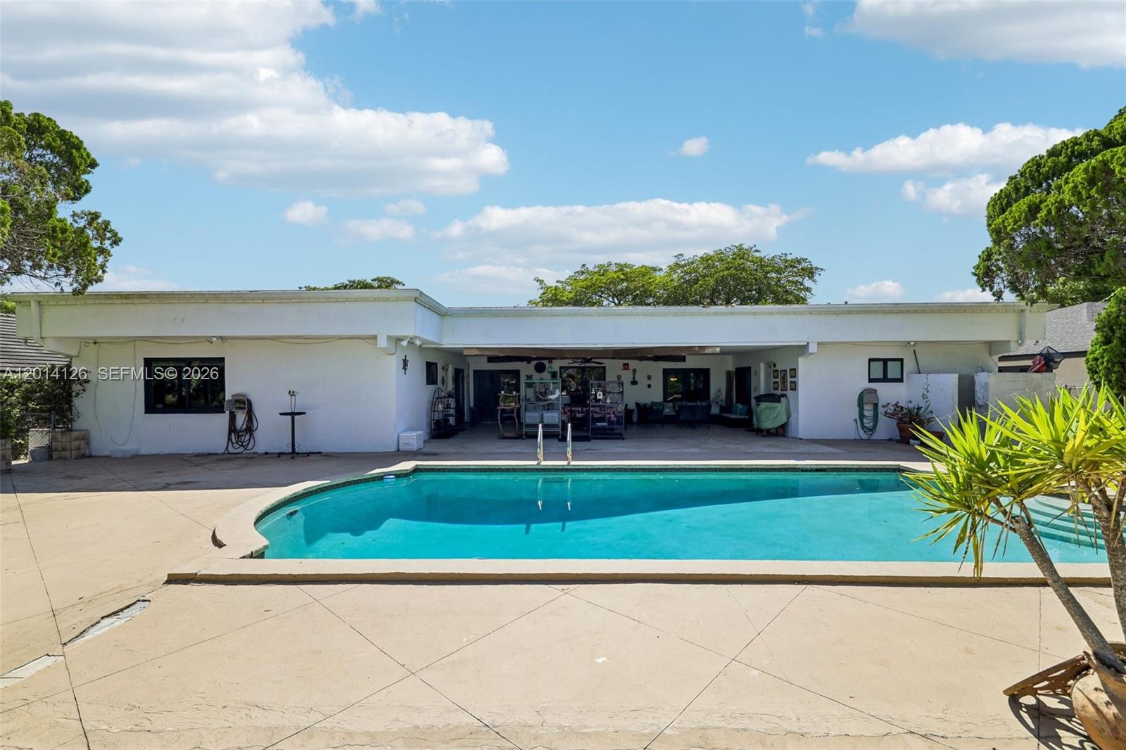 NORTH LAKE ESTATES - Residential